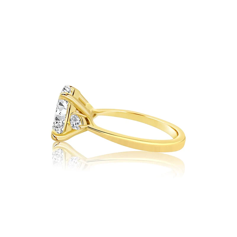 Oval 2.13ct F VS1 IGI Lab Diamond 3 Stone Ring - Image 3